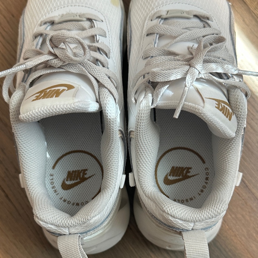 Nike - Picture 5 of 6